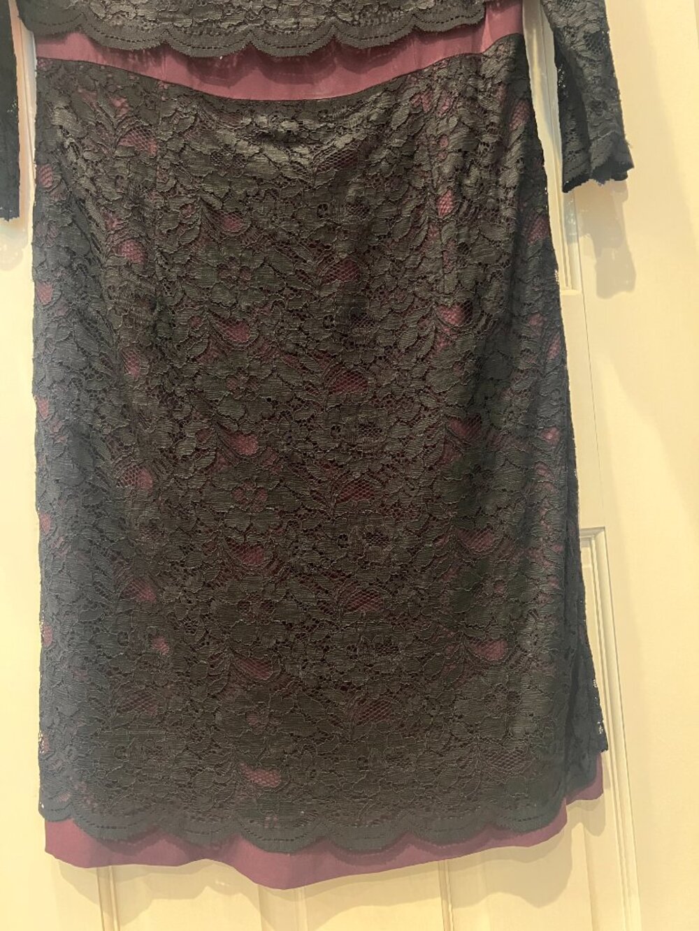 Boden Black lace 3/4 sleeve dress with purple underlay & V back size 6 - Picture 5 of 5